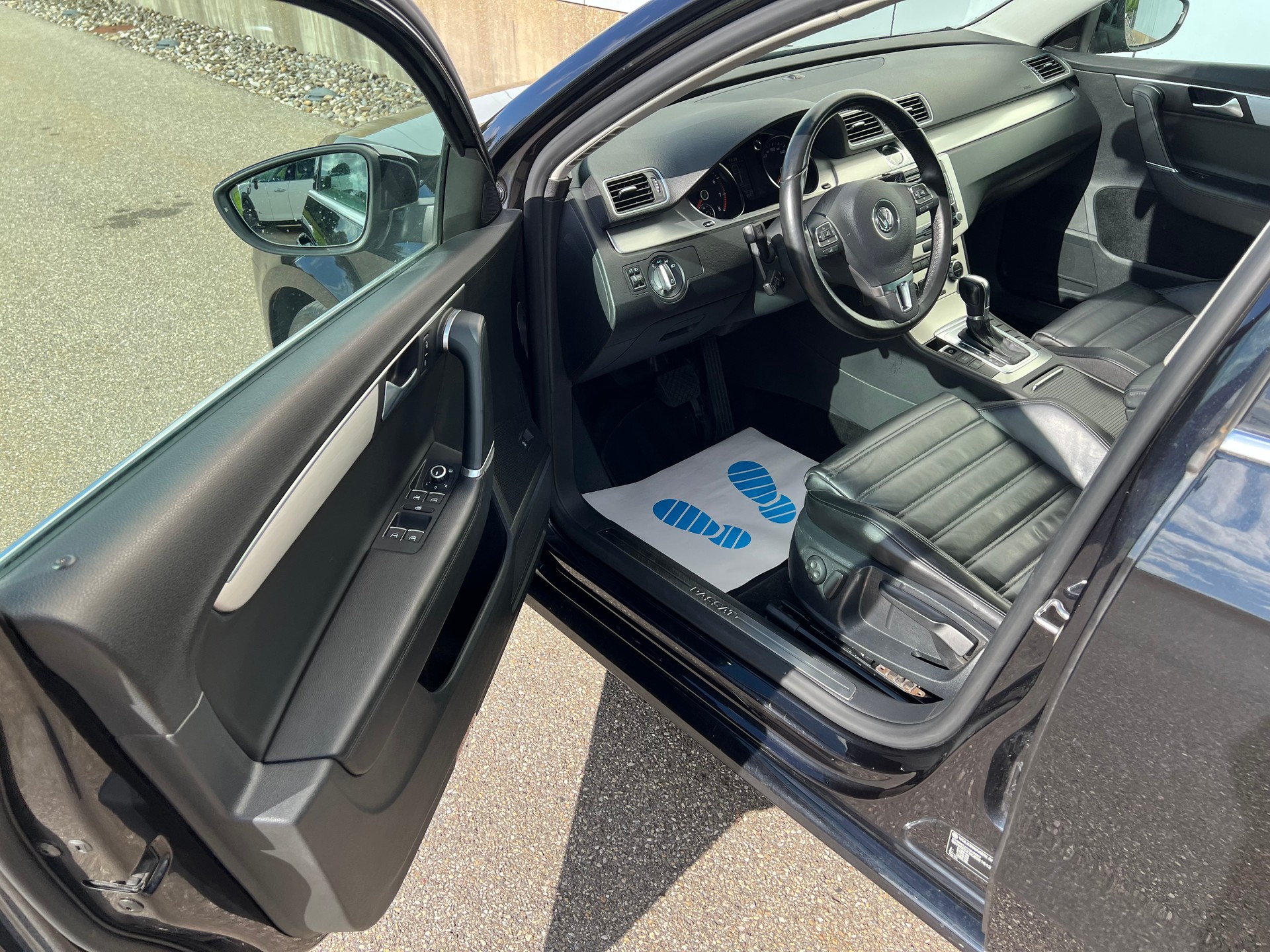 VW Passat Variant 2.0 TSI Highline DSG-image-5