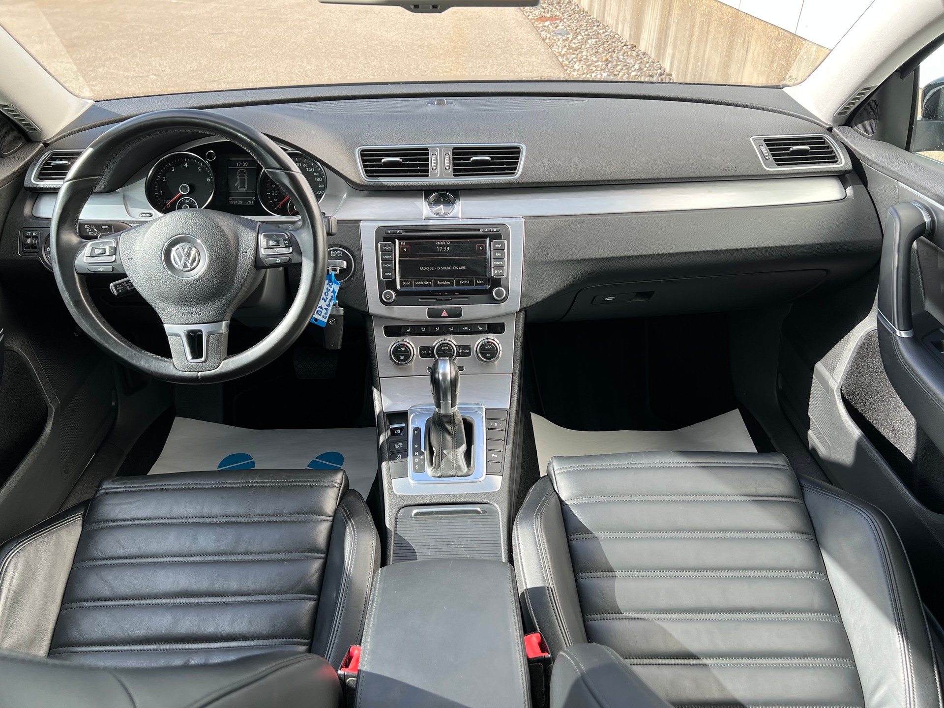 VW Passat Variant 2.0 TSI Highline DSG-image-8