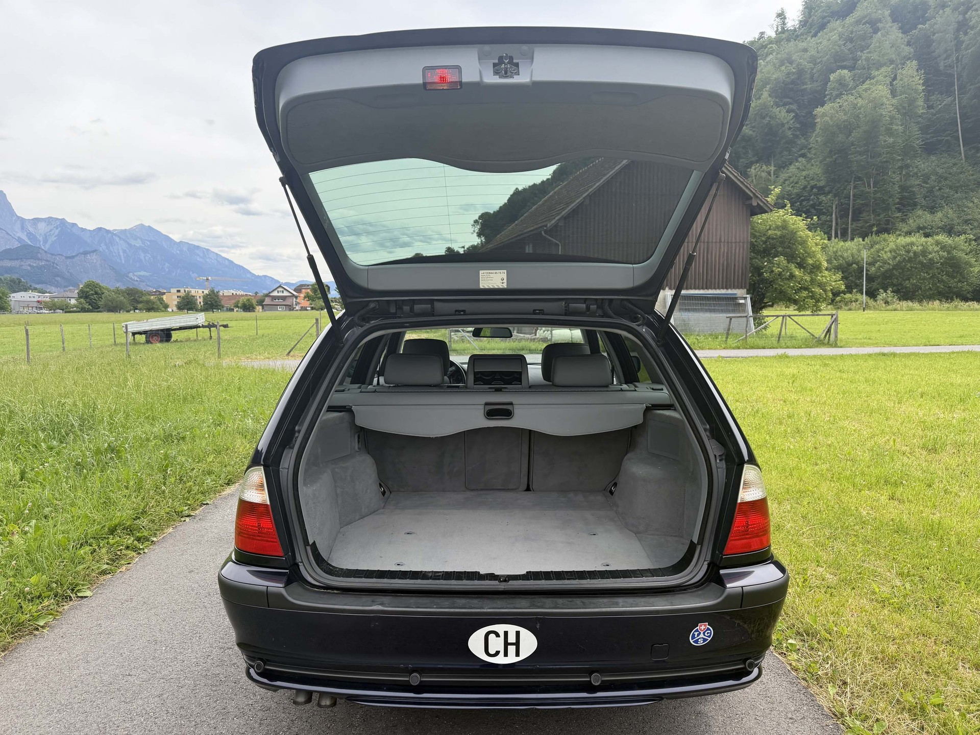 BMW 330d xDrive Touring 4x4-image-7