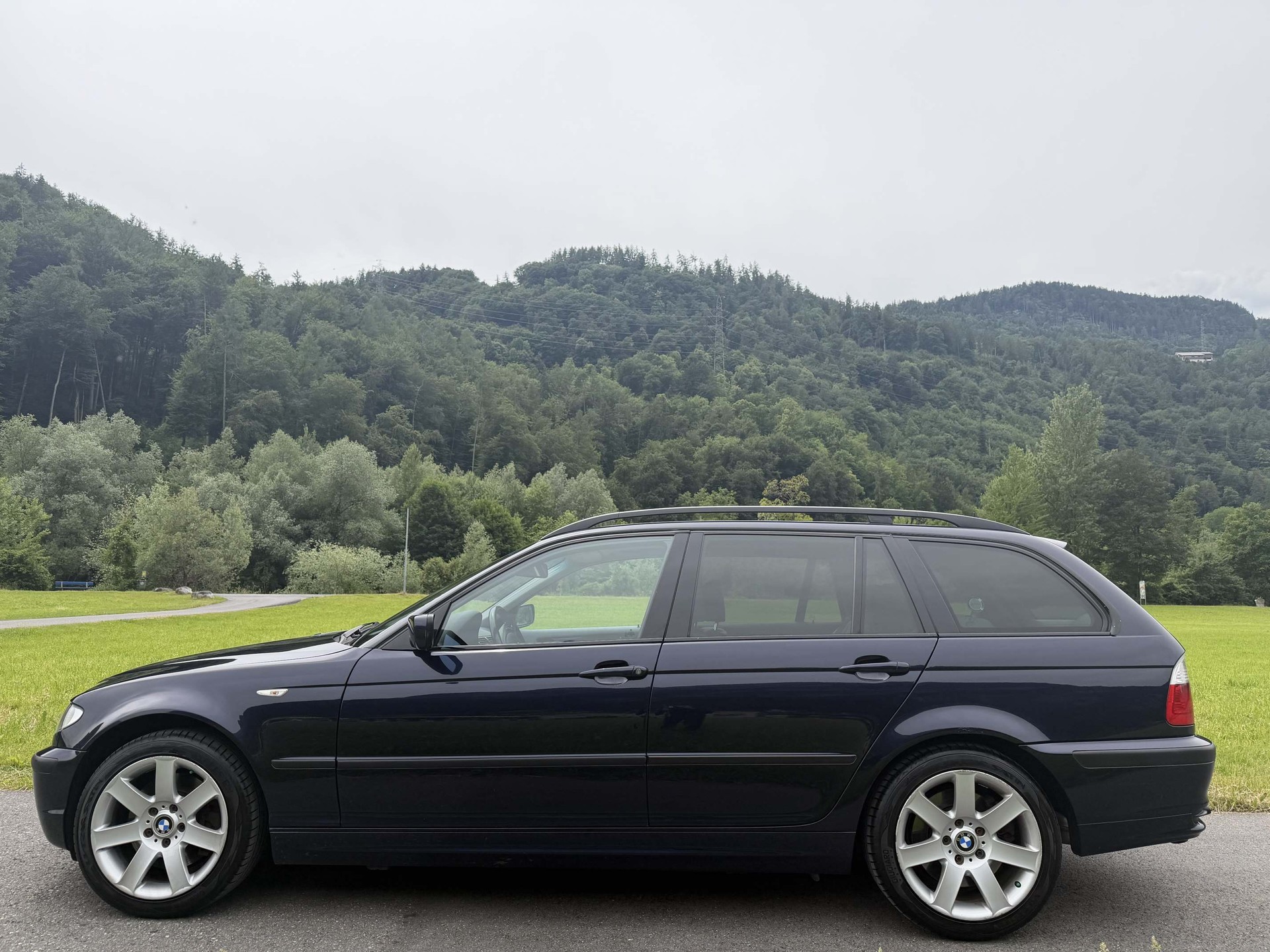 BMW 330d xDrive Touring 4x4-image-4