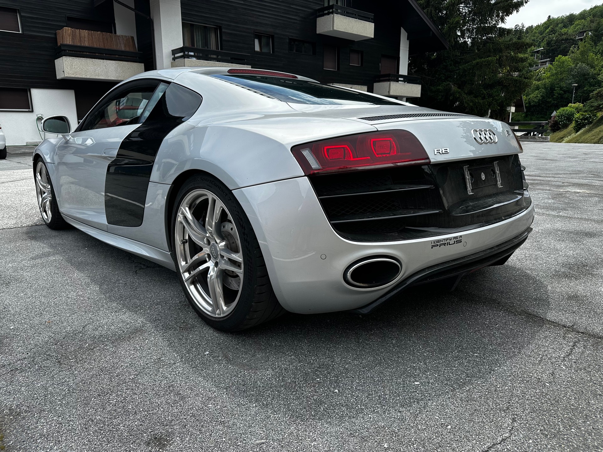 AUDI 5.2 FSI V10 quattro-image-1