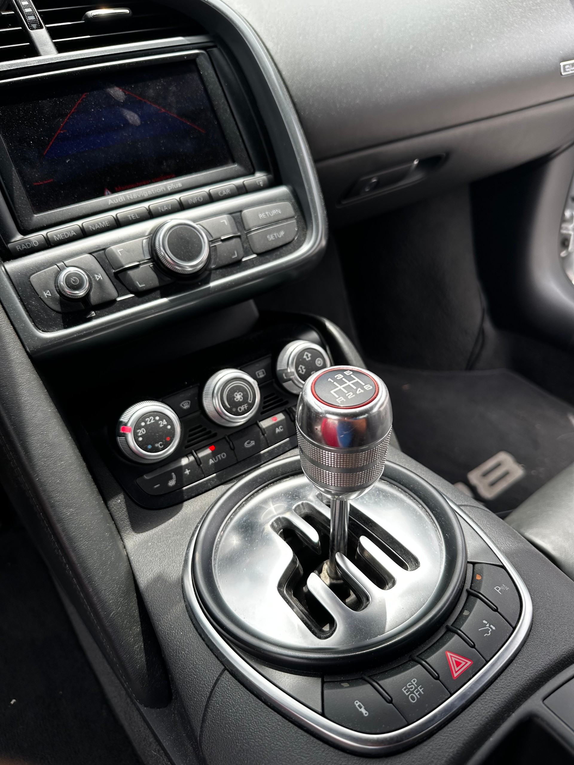 AUDI 5.2 FSI V10 quattro-image-5