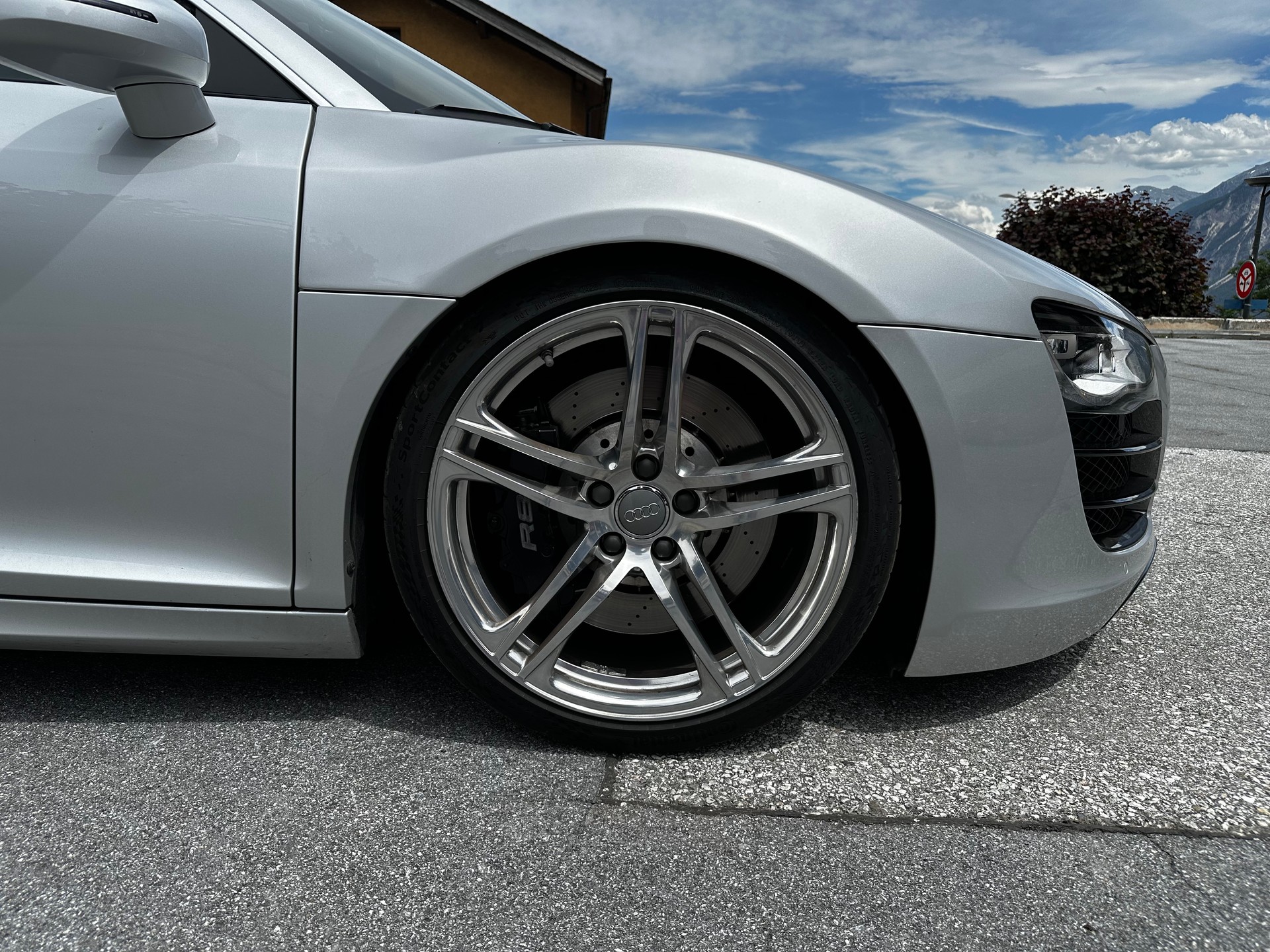 AUDI 5.2 FSI V10 quattro-image-3