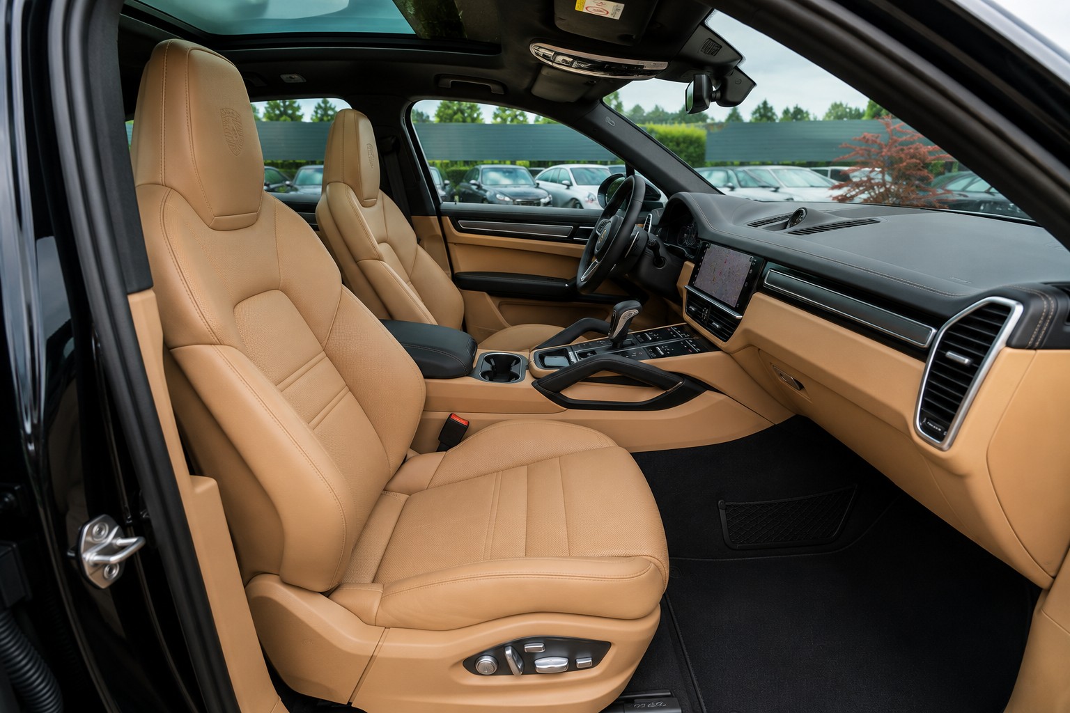PORSCHE Cayenne Coupé 3.0 V6 E-Hybrid Platinum Edition-image-8