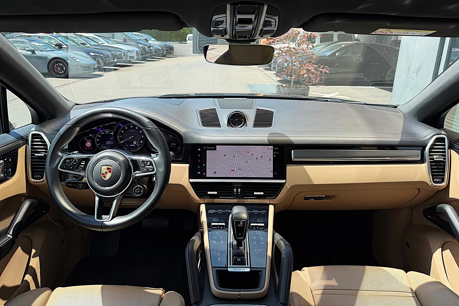 PORSCHE Cayenne Coupé 3.0 V6 E-Hybrid Platinum Edition-image-2