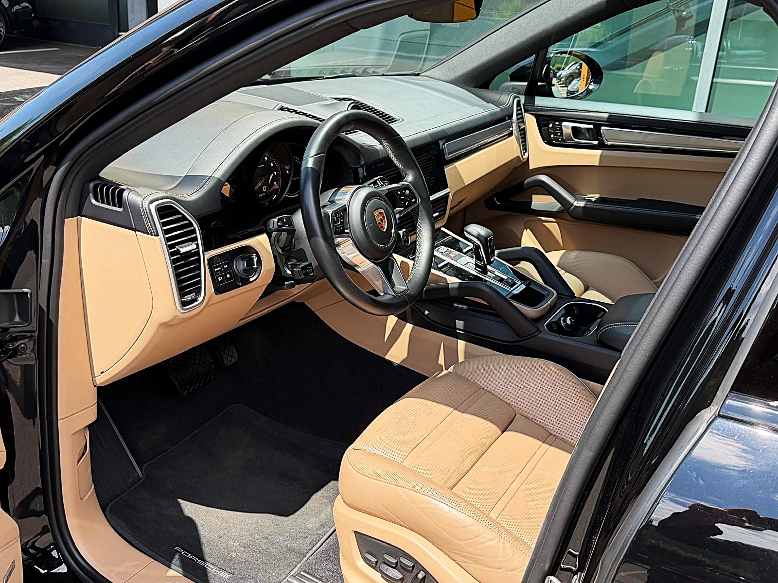 PORSCHE Cayenne Coupé 3.0 V6 E-Hybrid Platinum Edition-image-8