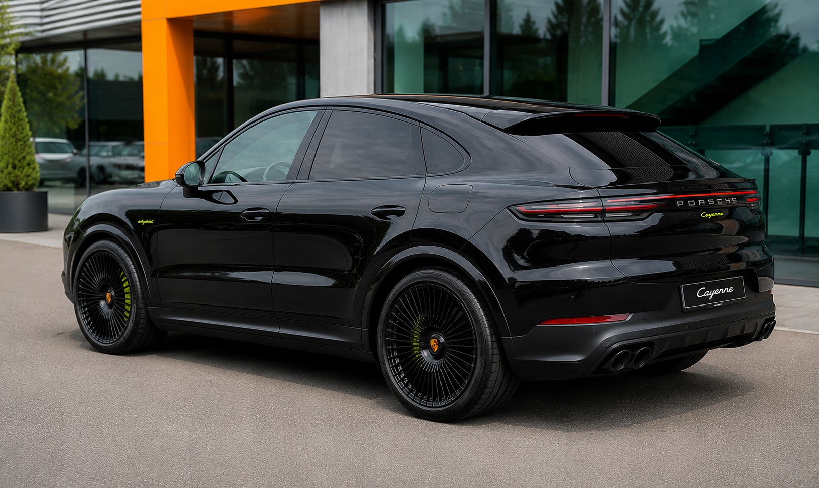 PORSCHE Cayenne Coupé 3.0 V6 E-Hybrid Platinum Edition-showroom-element-3