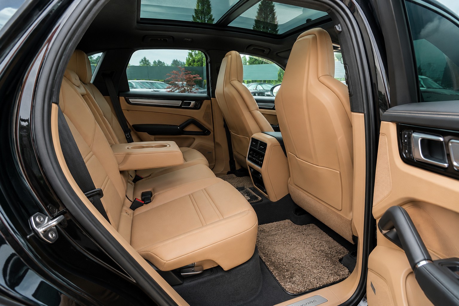 PORSCHE Cayenne Coupé 3.0 V6 E-Hybrid Platinum Edition-image-7