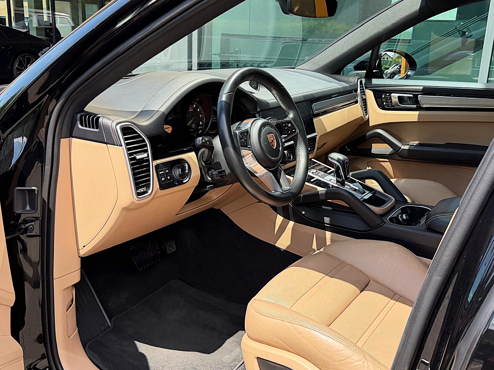 PORSCHE Cayenne Coupé 3.0 V6 E-Hybrid Platinum Edition-image-9