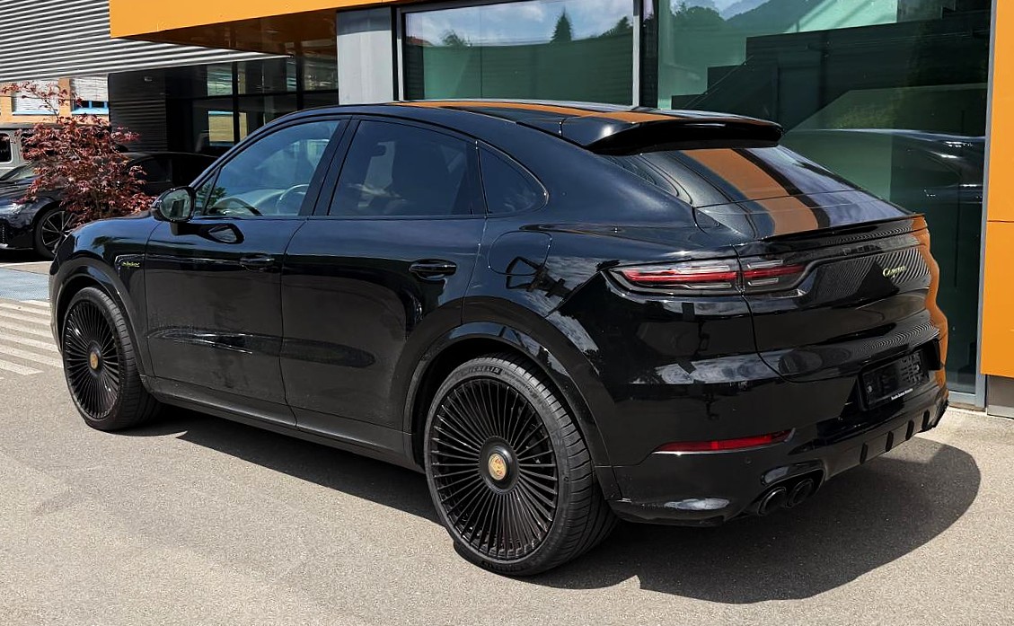 PORSCHE Cayenne Coupé 3.0 V6 E-Hybrid Platinum Edition-image-4