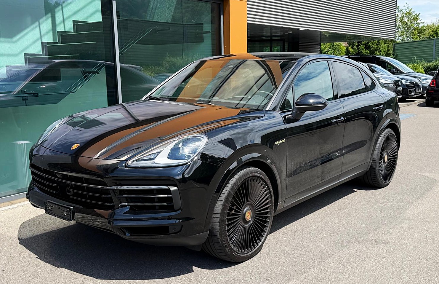 PORSCHE Cayenne Coupé 3.0 V6 E-Hybrid Platinum Edition-image-3