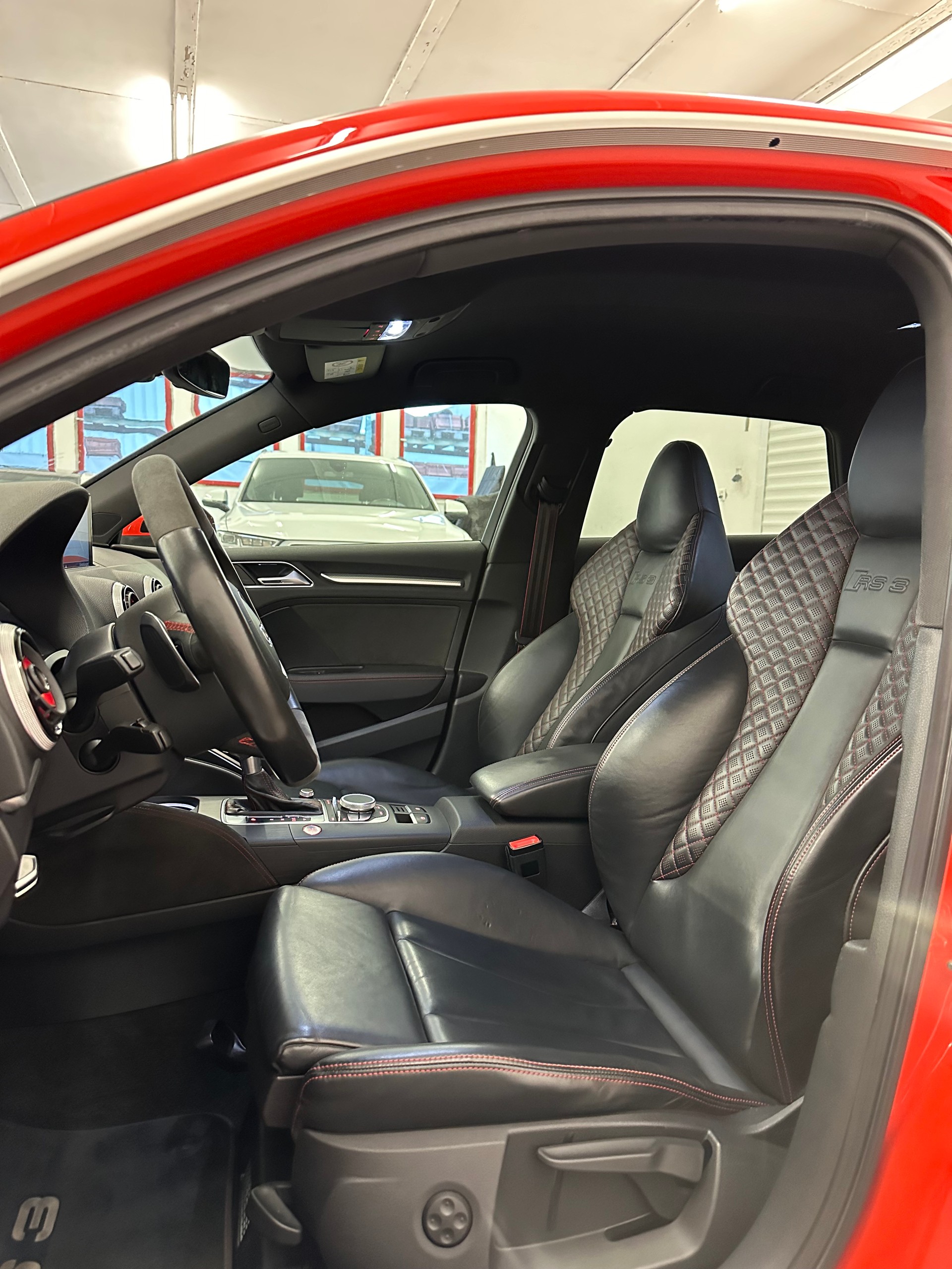 AUDI RS3 2.5 TSI quattro S-tronic-image-15