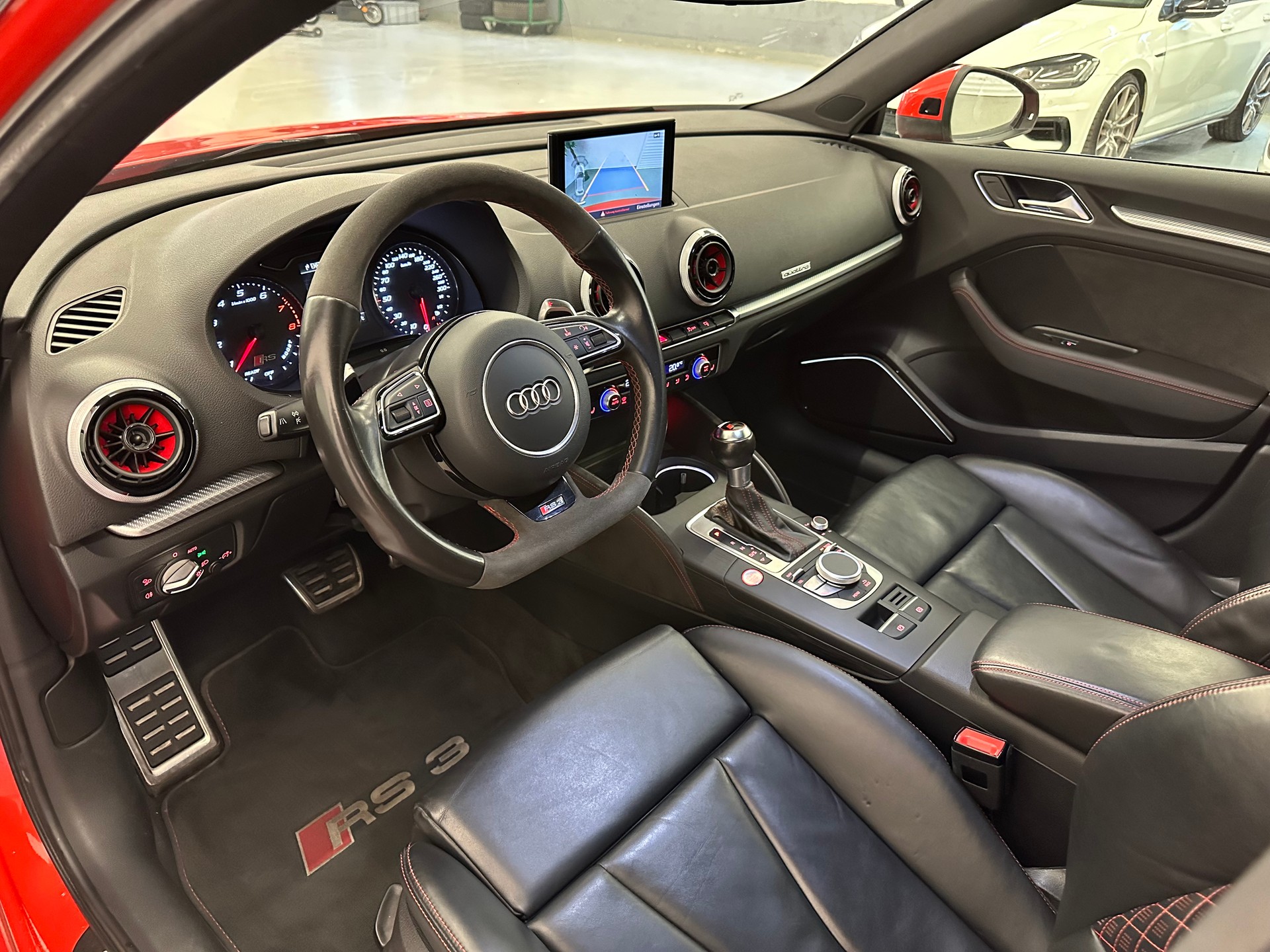 AUDI RS3 2.5 TSI quattro S-tronic-image-13