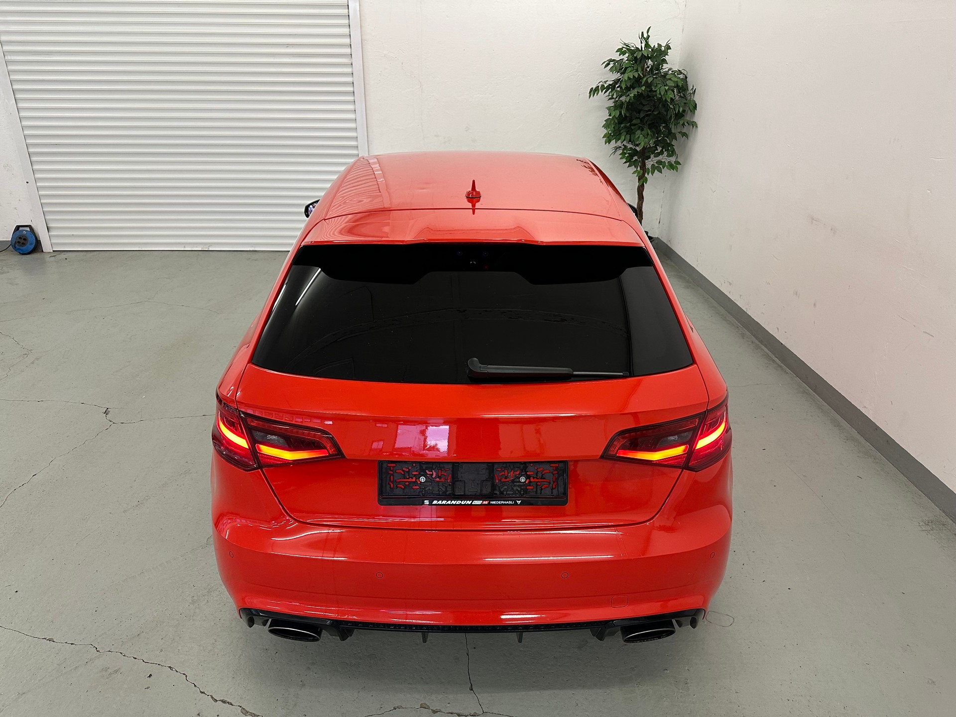 AUDI RS3 2.5 TSI quattro S-tronic-image-10