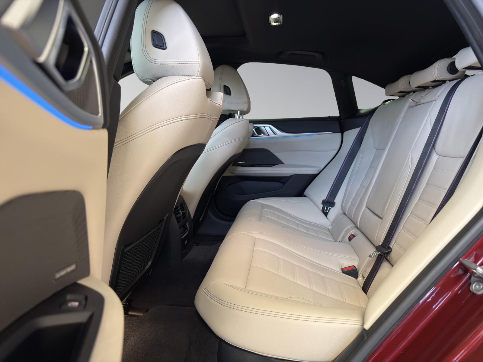BMW i4 eDrive40 M-SportPaket Pro-image-17