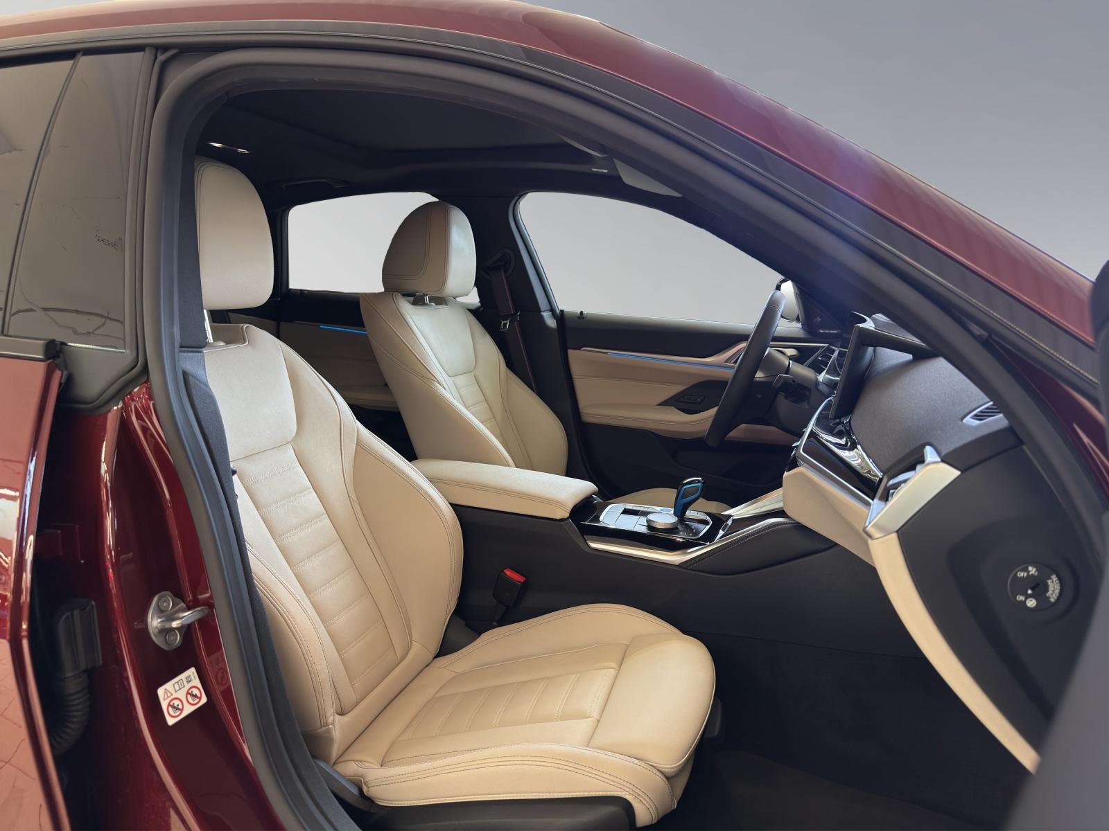 BMW i4 eDrive40 M-SportPaket Pro-image-18