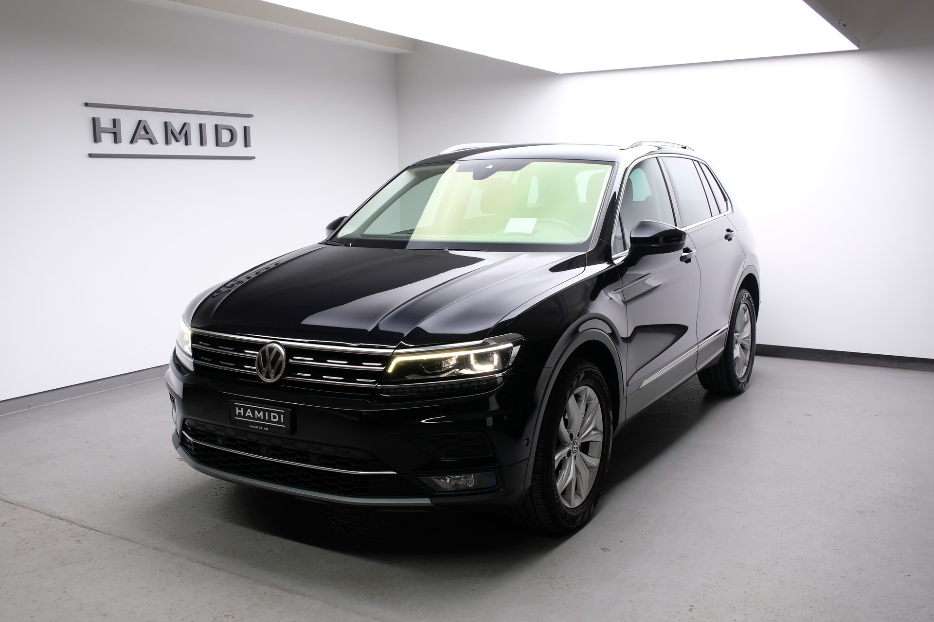 VW Tiguan 2.0 TDI SCR Highline 4Motion DSG-image-0