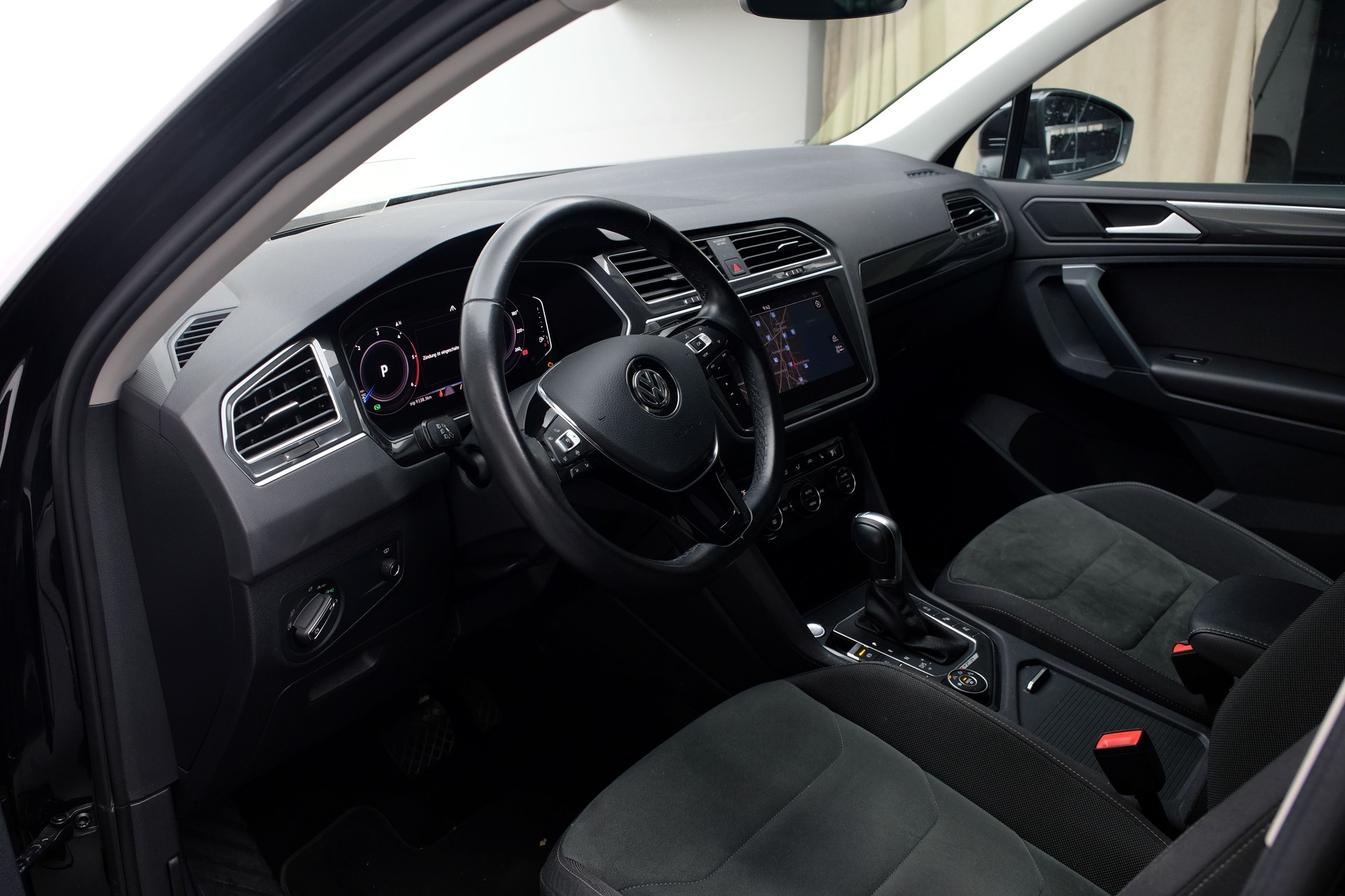 VW Tiguan 2.0 TDI SCR Highline 4Motion DSG-image-7