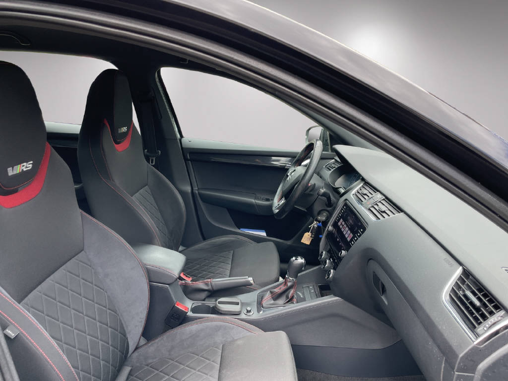 SKODA Octavia Combi 2.0 TDI 184 RS Prag 4x4 DSG-image-14