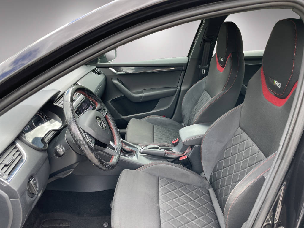 SKODA Octavia Combi 2.0 TDI 184 RS Prag 4x4 DSG-image-8