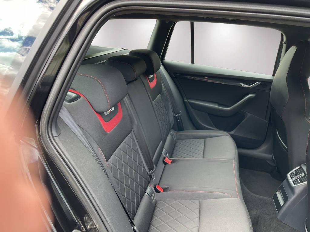 SKODA Octavia Combi 2.0 TDI 184 RS Prag 4x4 DSG-image-15