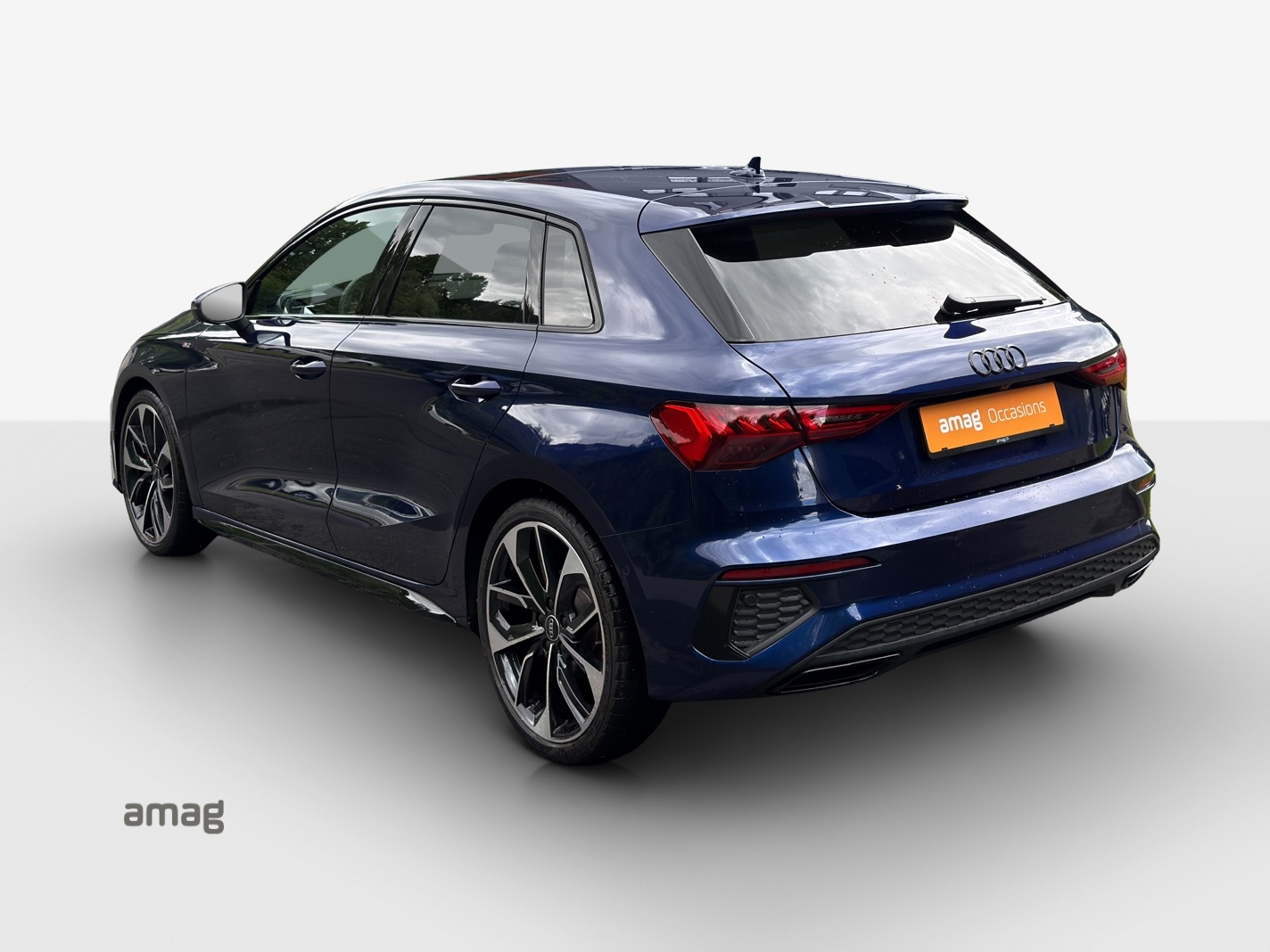AUDI A3 Sportback 35 TFSI S line Attraction S-tronic-image-2