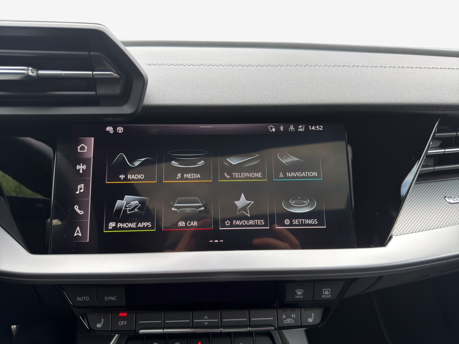 AUDI A3 Sportback 35 TFSI S line Attraction S-tronic-image-13