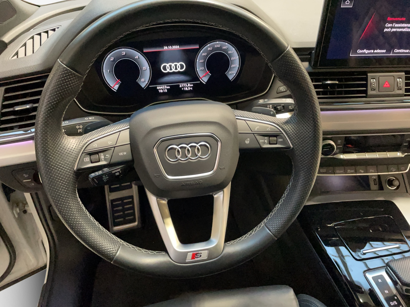 AUDI Q5 Sportback 40 TDI Blackedition quattro S-tronic-image-9
