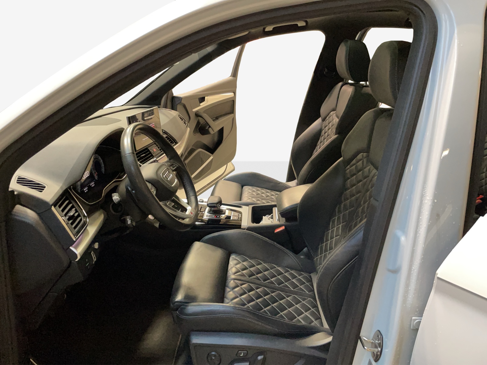 AUDI Q5 Sportback 40 TDI Blackedition quattro S-tronic-image-7