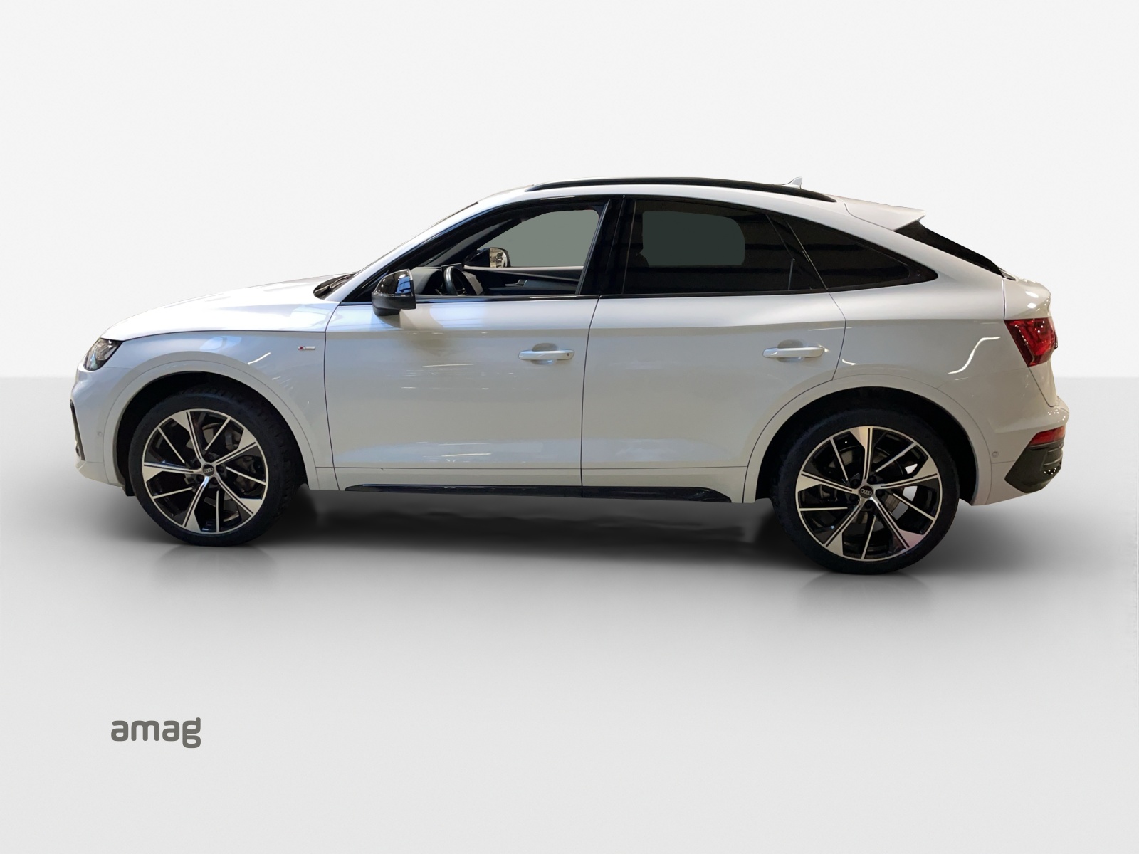AUDI Q5 Sportback 40 TDI Blackedition quattro S-tronic-image-1