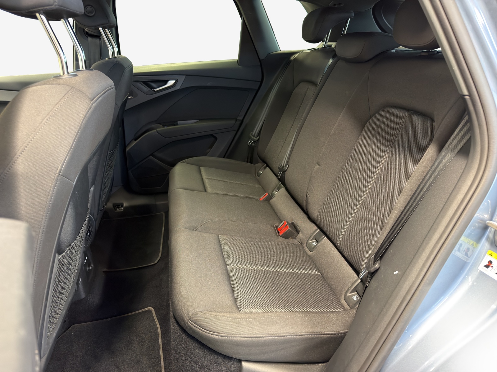 AUDI Q4 e-tron 50 quattro-image-11