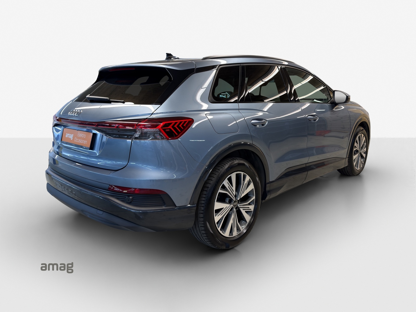 AUDI Q4 e-tron 50 quattro-image-4