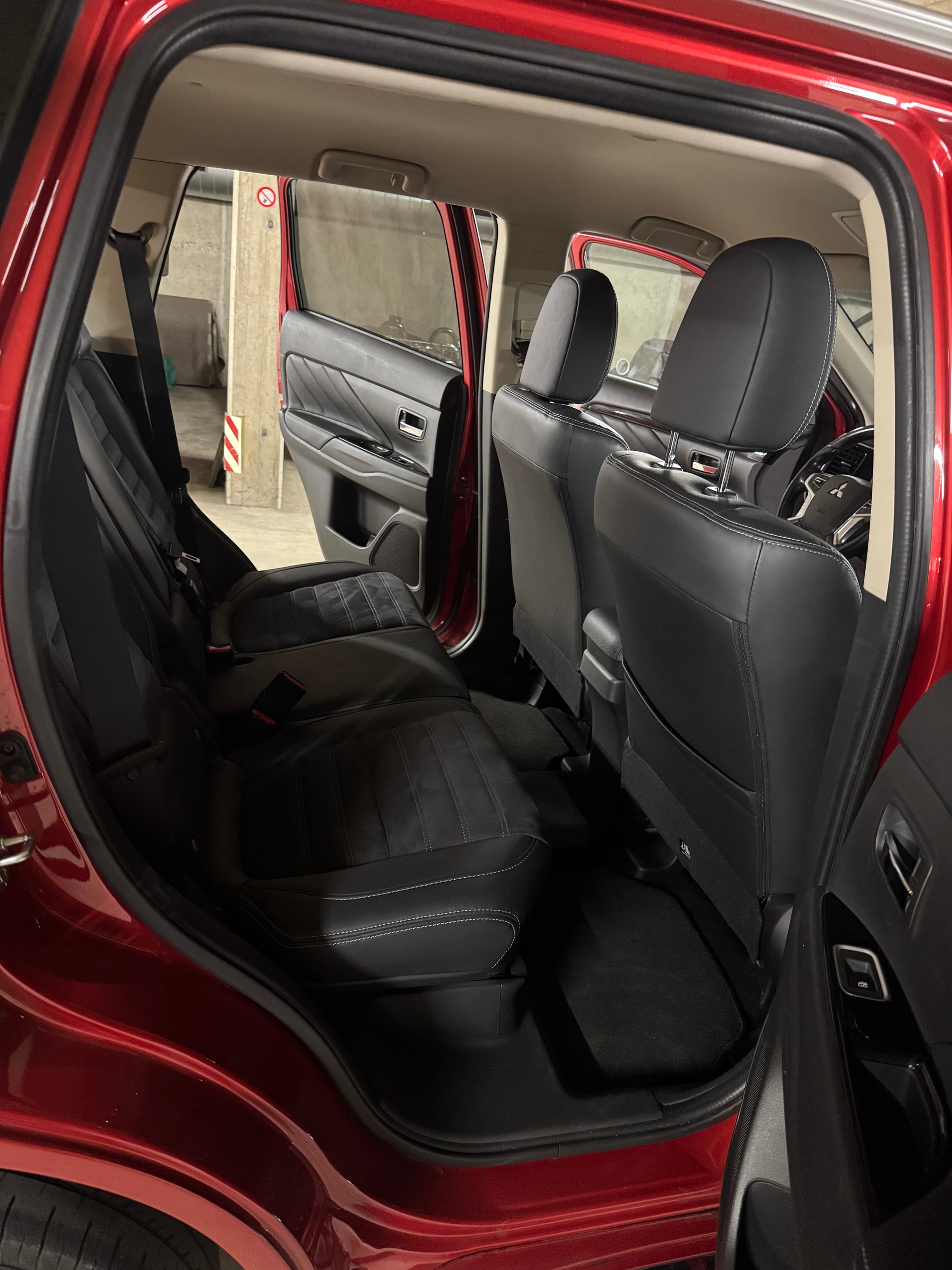MITSUBISHI Outlander 2.0 PHEV Style 4WD Automatic-image-10