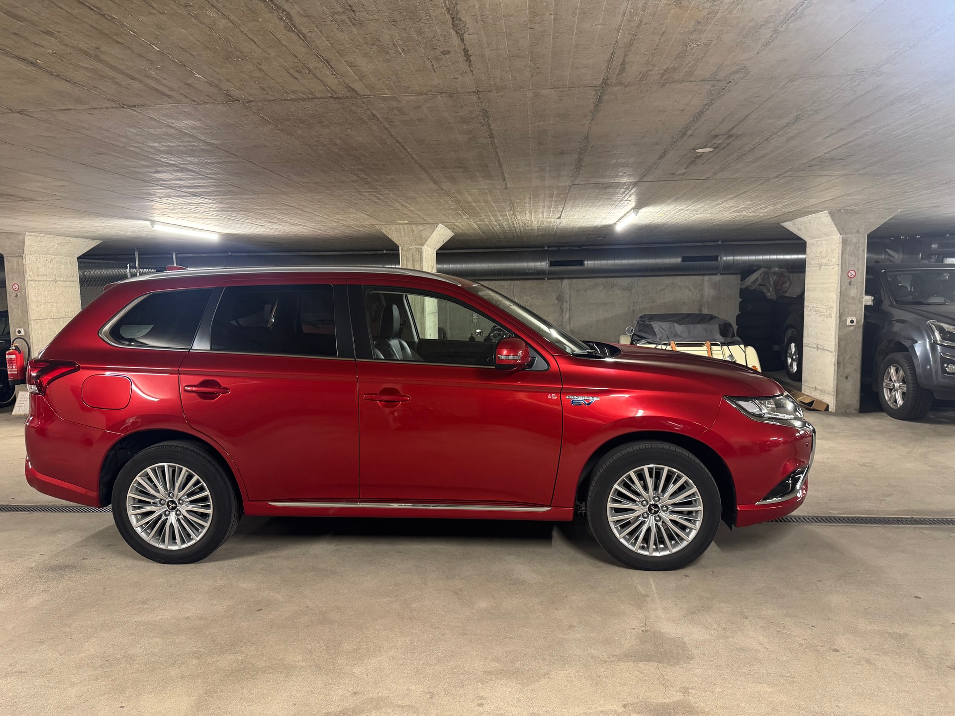 MITSUBISHI Outlander 2.0 PHEV Style 4WD Automatic-image-7
