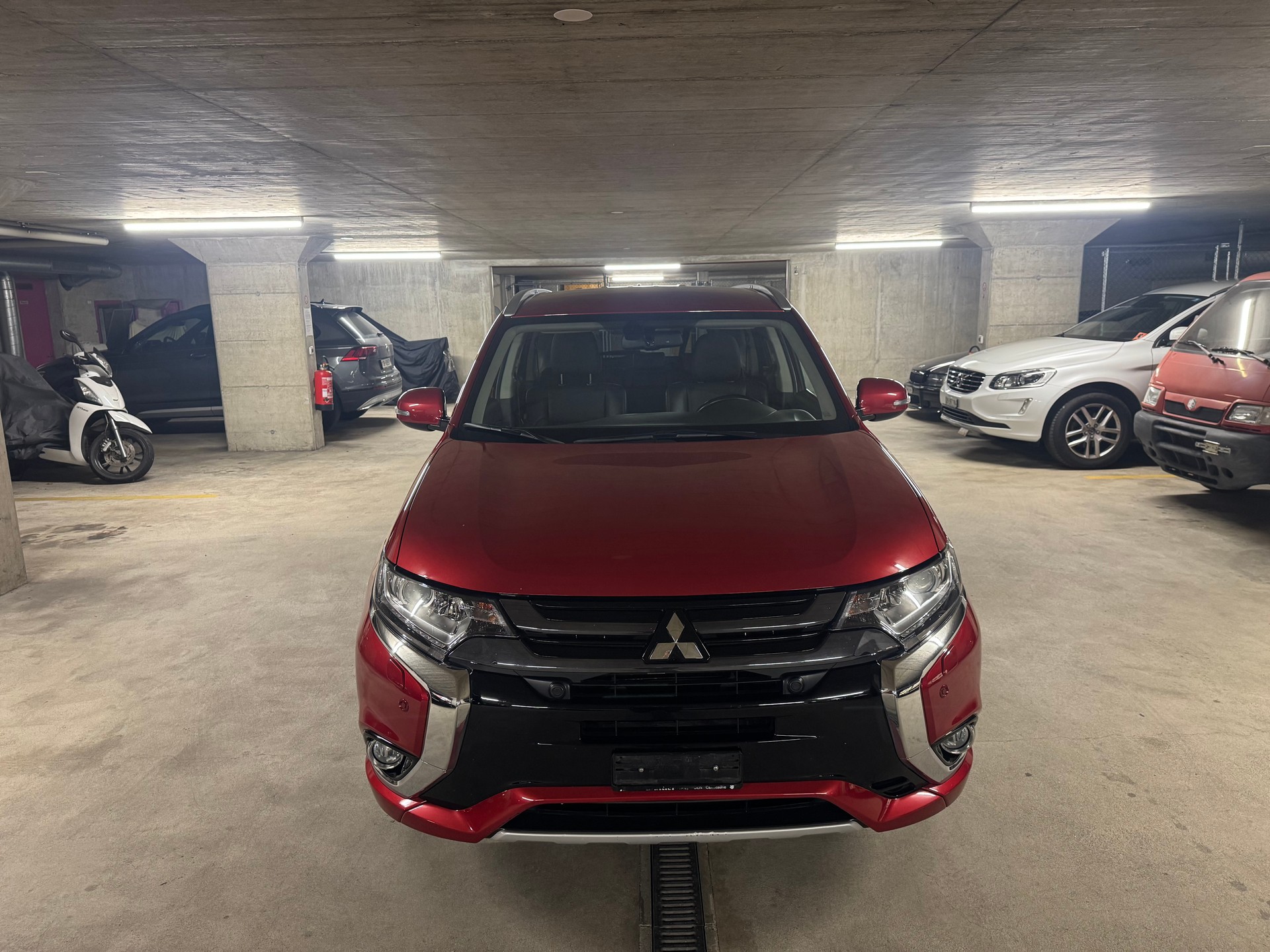 MITSUBISHI Outlander 2.0 PHEV Style 4WD Automatic-image-1