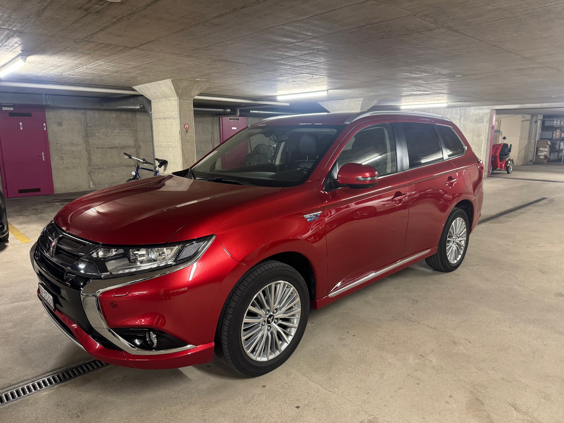 MITSUBISHI Outlander 2.0 PHEV Style 4WD Automatic-image-2
