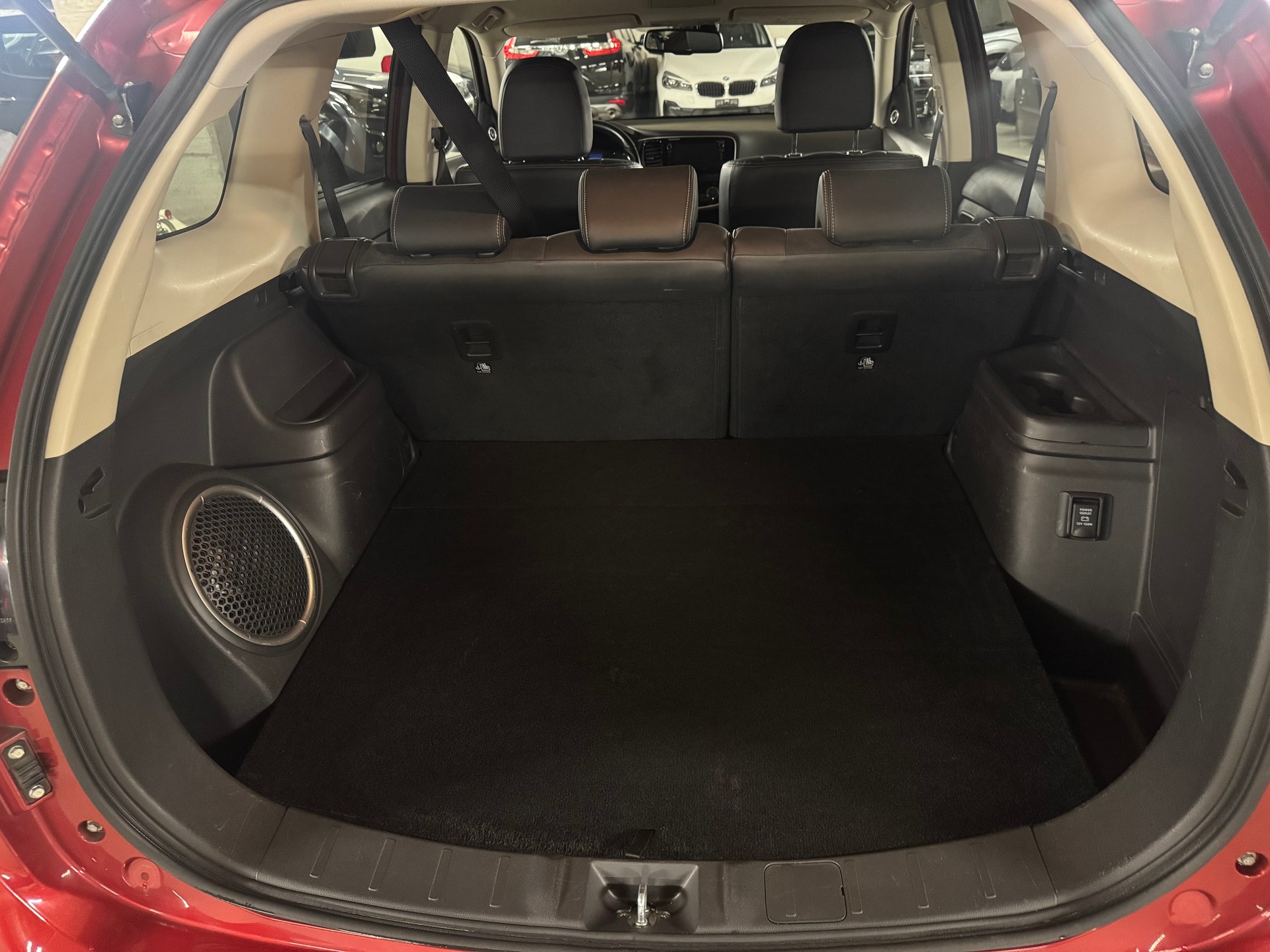 MITSUBISHI Outlander 2.0 PHEV Style 4WD Automatic-image-8