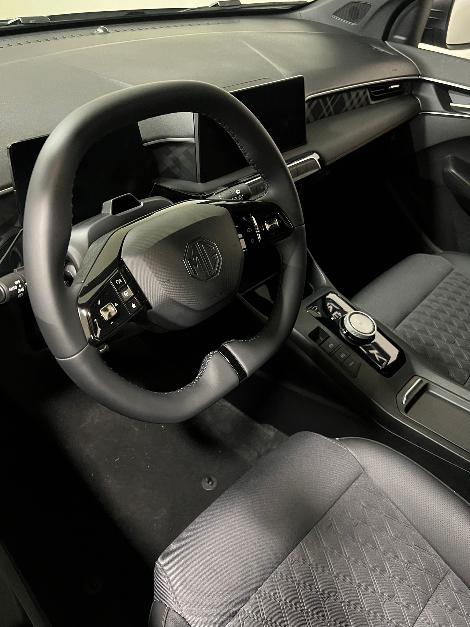MG 3 1.5 Hybrid Luxury Aut.-image-9