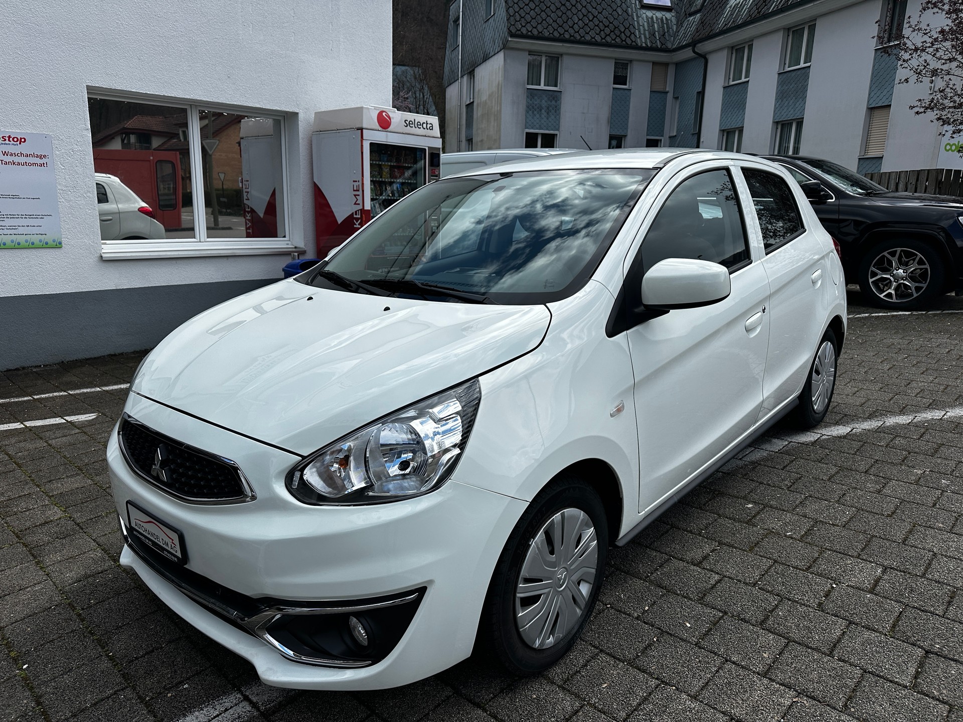 MITSUBISHI Space Star 1.0 Pure-showroom-element-1