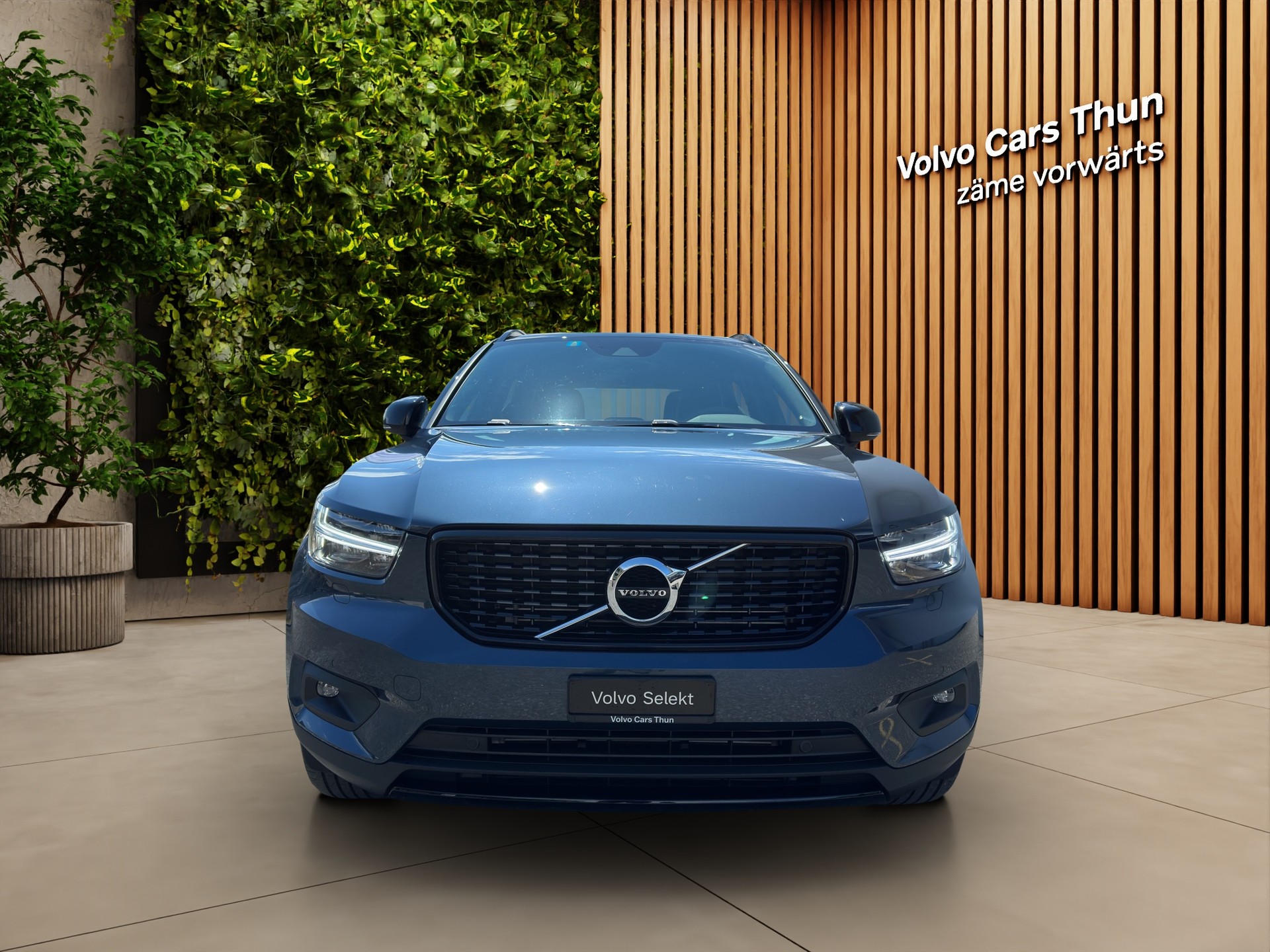 VOLVO XC40 1.5 T4 PiH R-Design-image-1