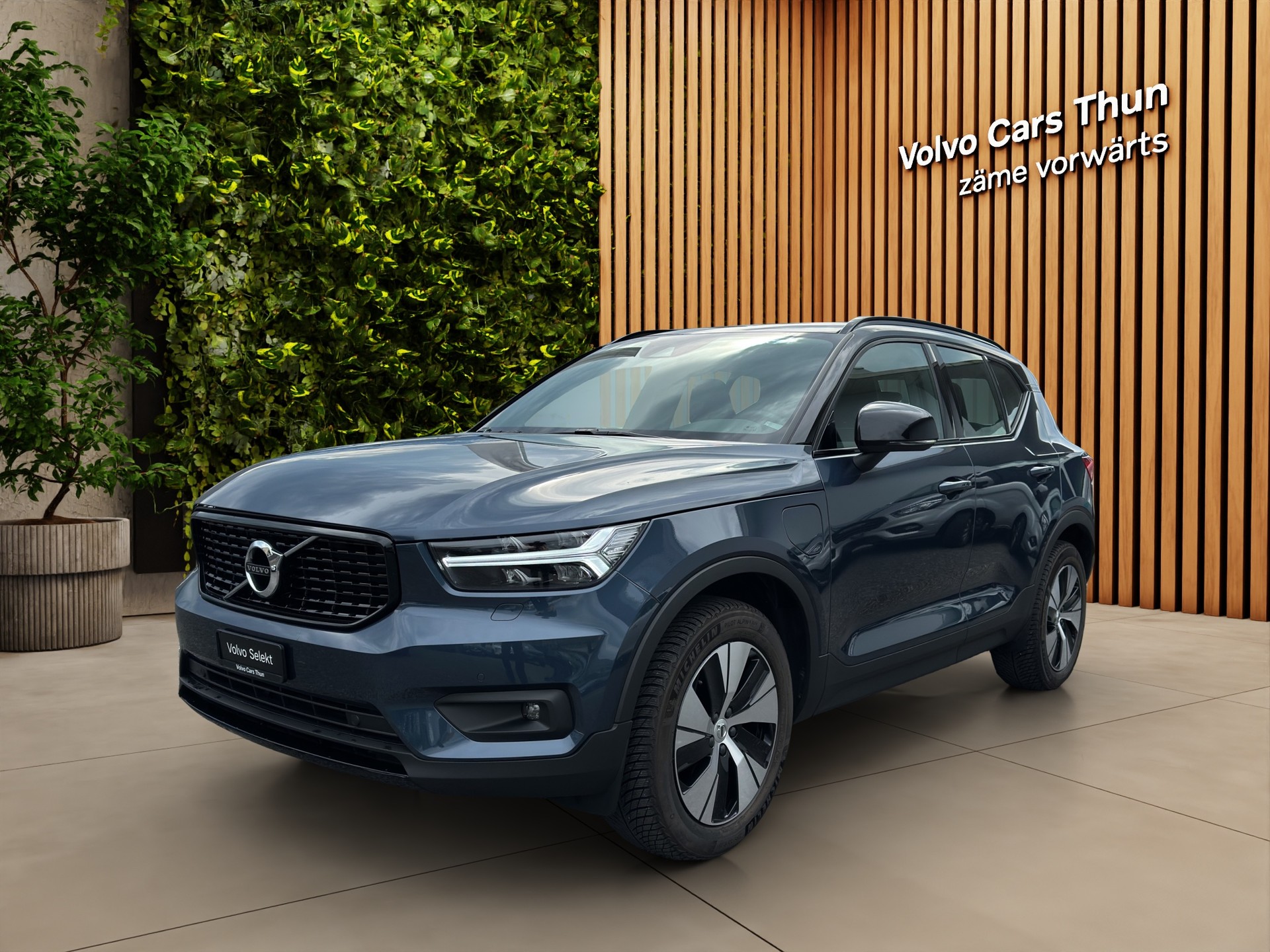 VOLVO XC40 1.5 T4 PiH R-Design-image-0