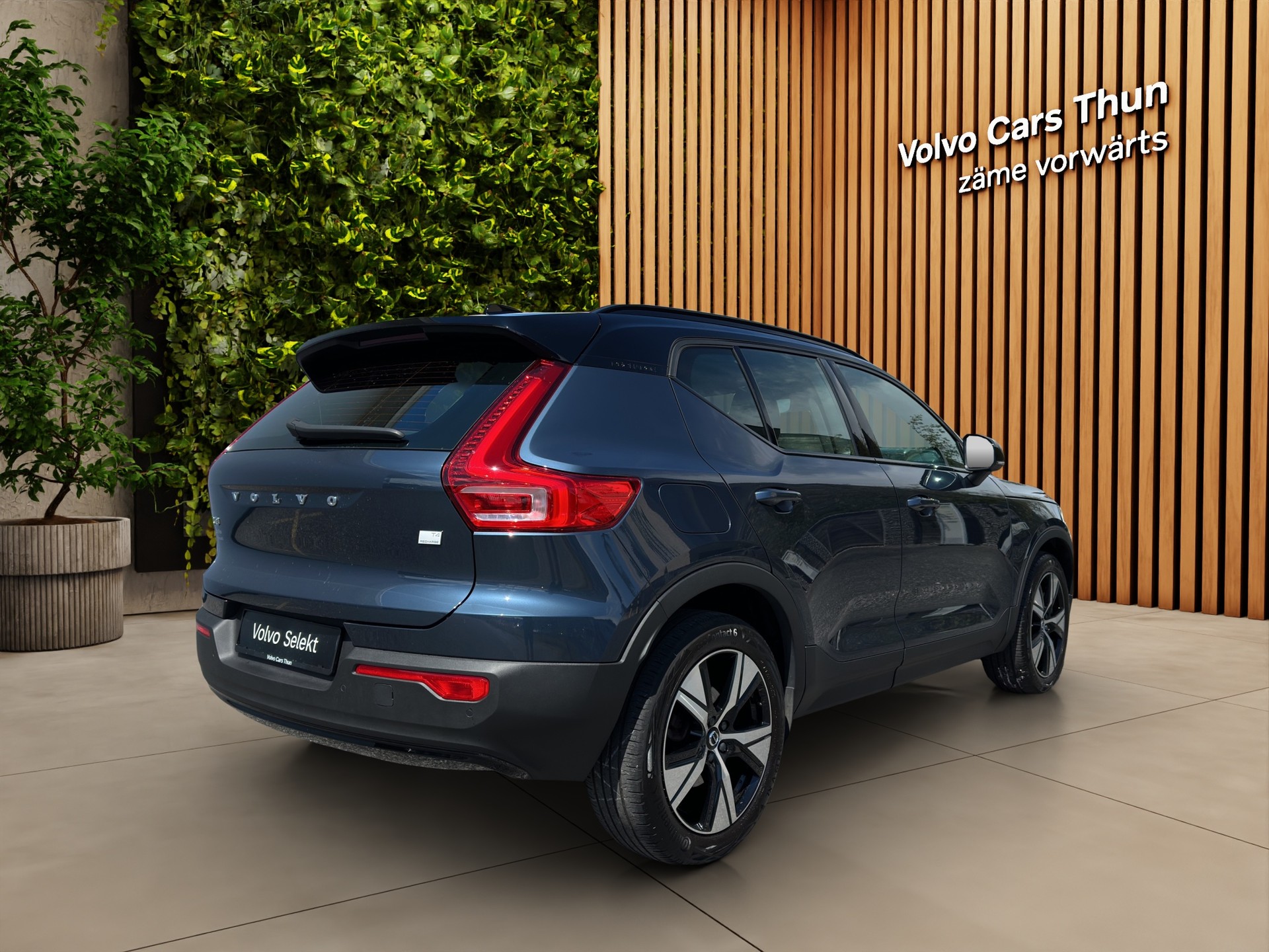 VOLVO XC40 1.5 T4 PiH R-Design-image-5