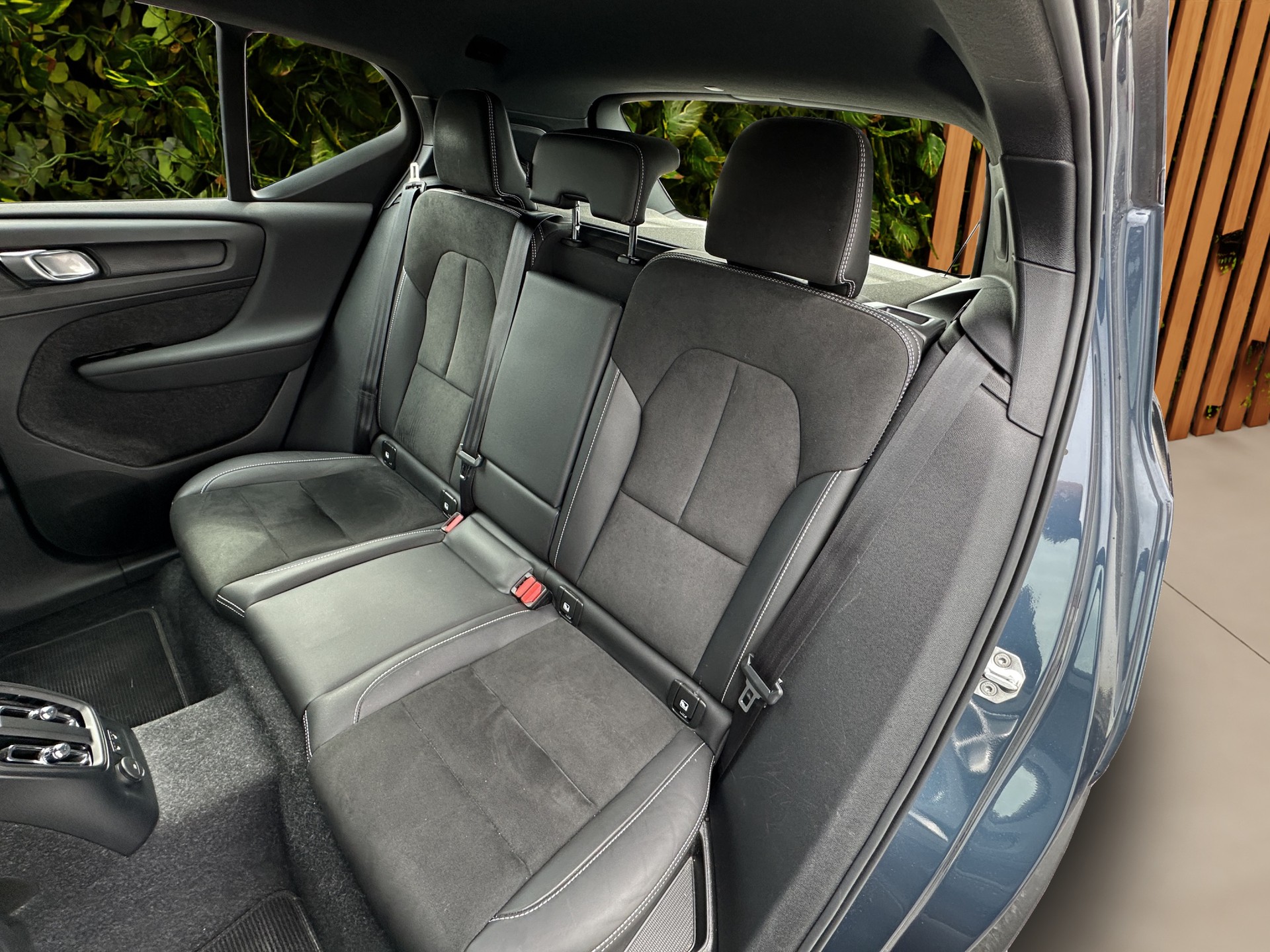 VOLVO XC40 1.5 T4 PiH R-Design-image-14