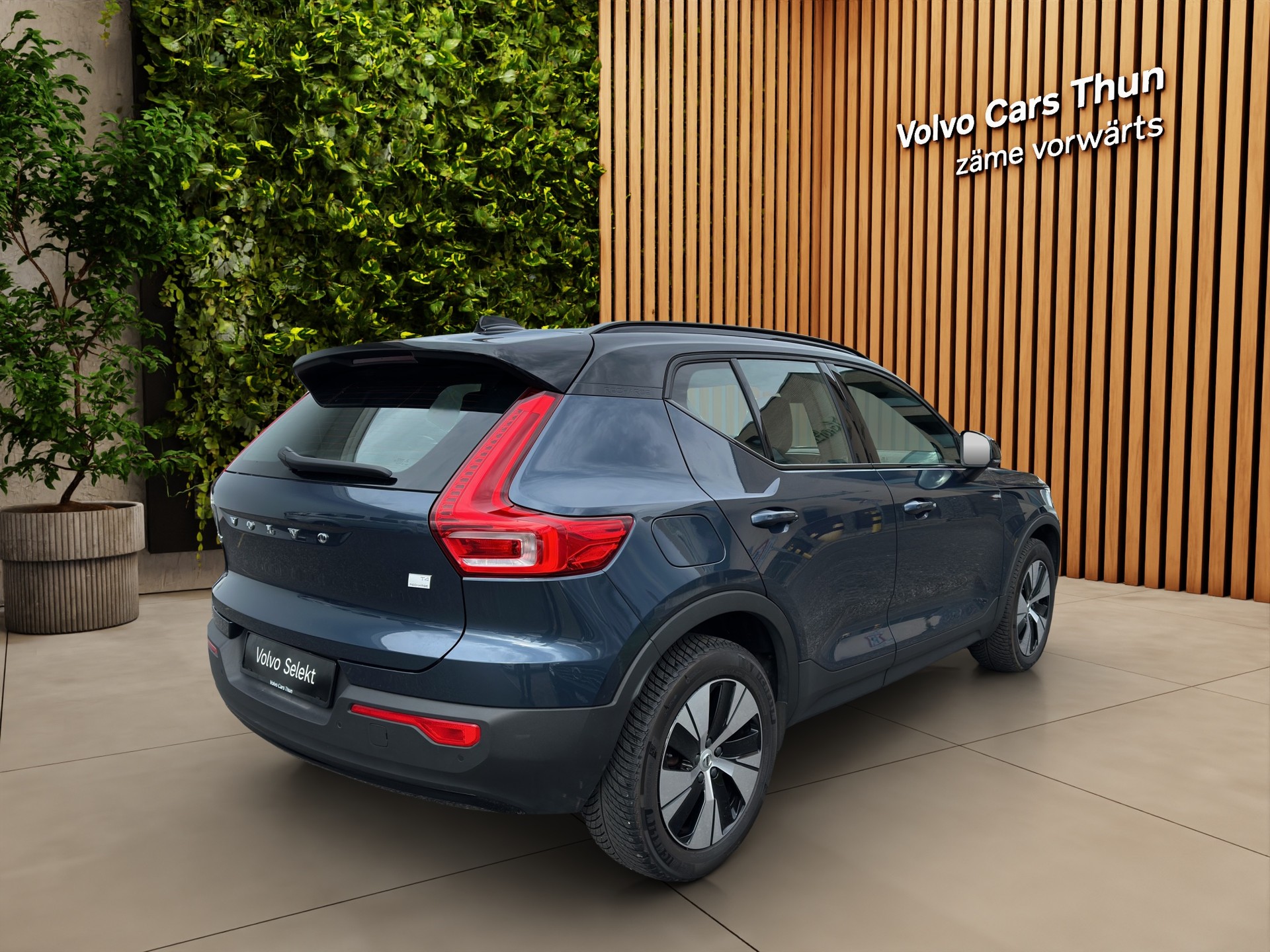 VOLVO XC40 1.5 T4 PiH R-Design-image-5