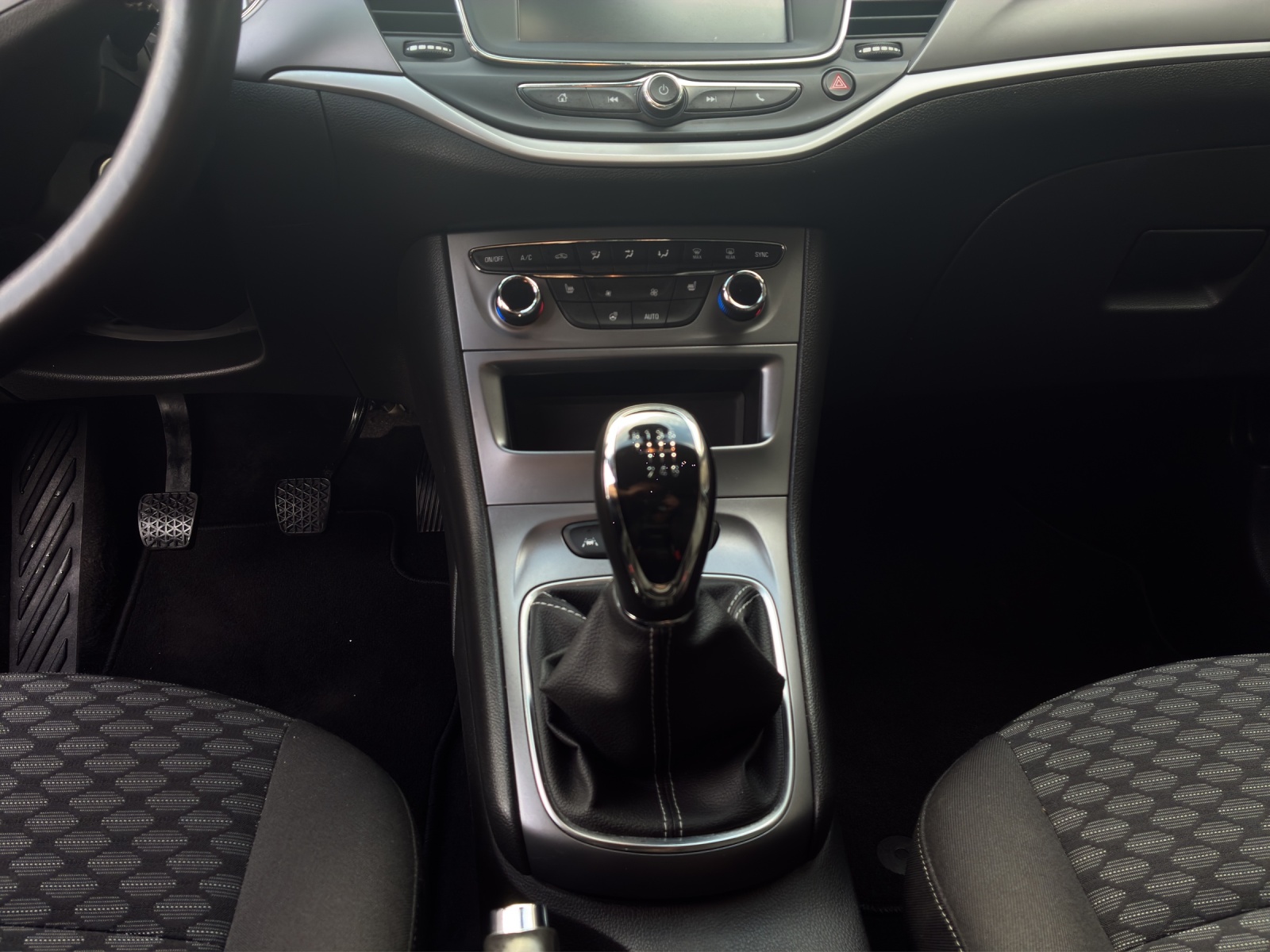 OPEL Astra 1.4 T 150 eTEC Enjoy S/S-image-17