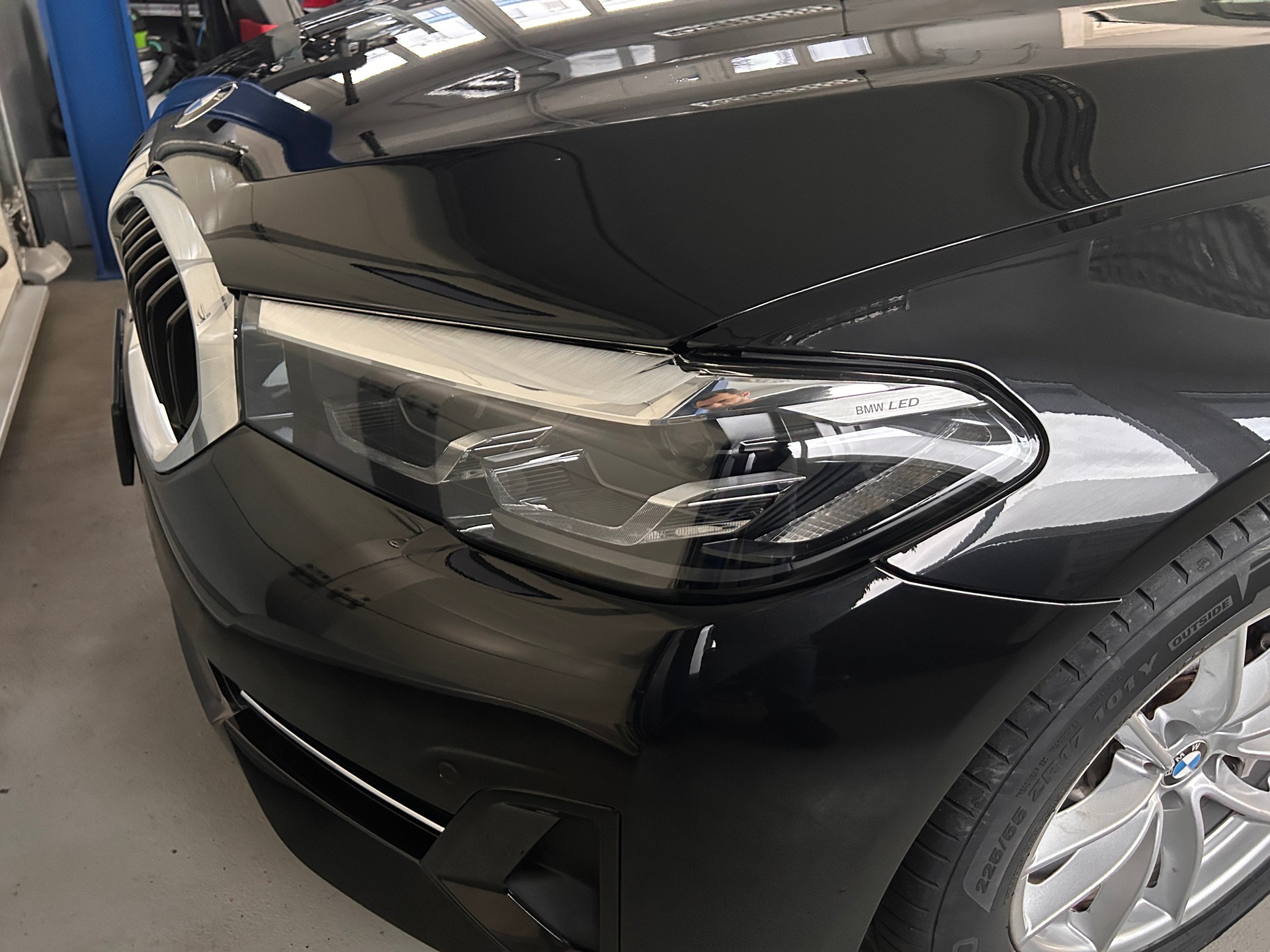 BMW 530i xDrive 48V Steptronic-image-4