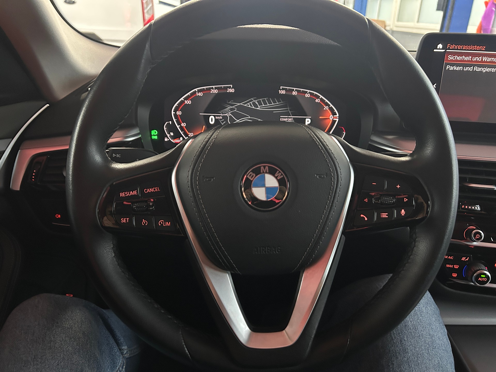 BMW 530i xDrive 48V Steptronic-image-9