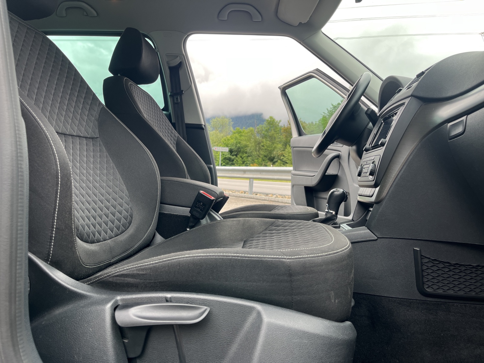 SKODA Yeti Outdoor 2.0 TDI 150 Ambition 4x4 DSG-image-12