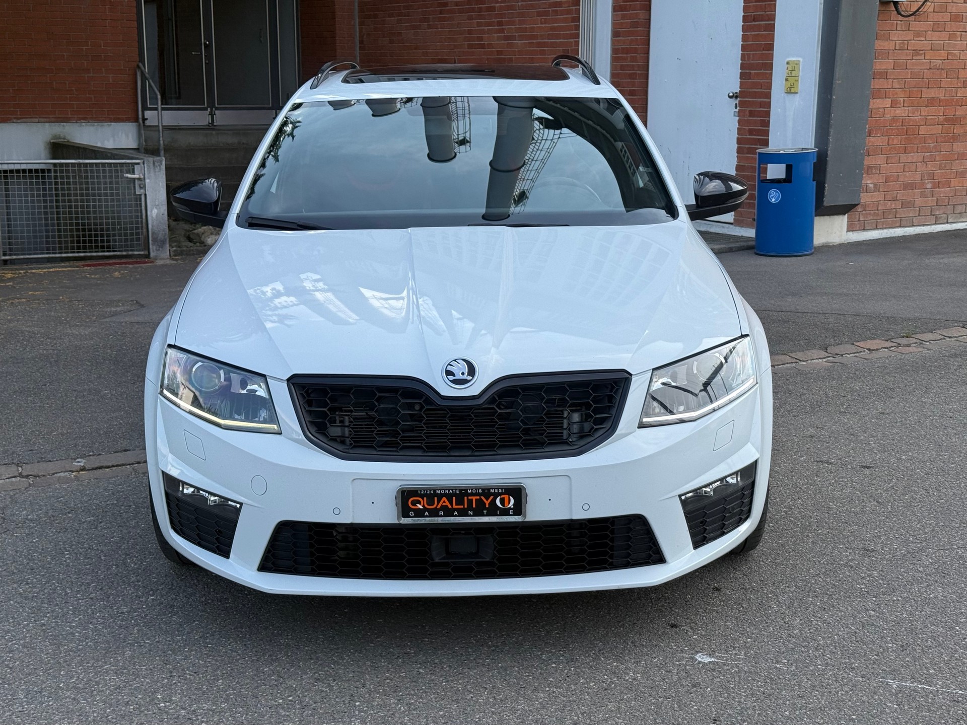 SKODA Octavia Combi 2.0 TSI RS DSG-image-0