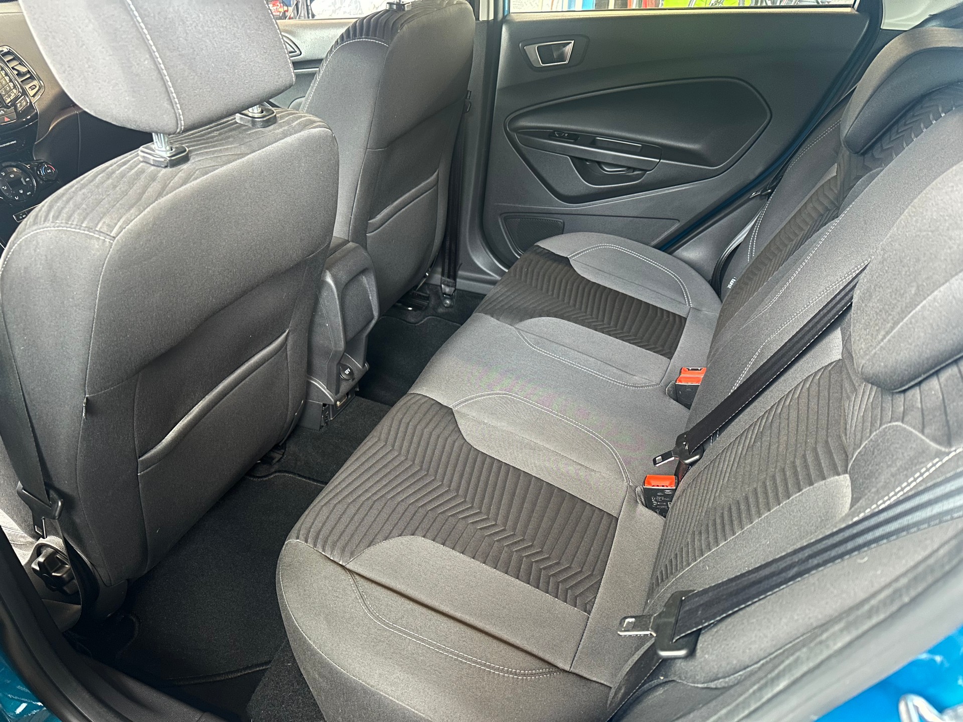 FORD Fiesta 1.0 SCTi Titanium-image-14